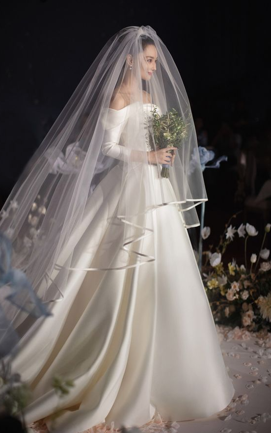 Simple Wedding Gowns With Shanghai Fashion Week On