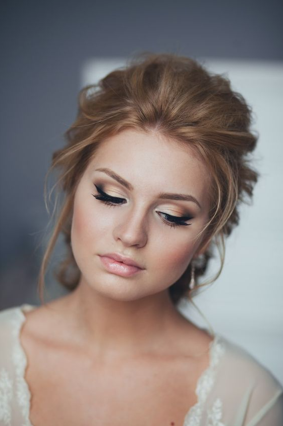 Wedding Makeup With Wedding Hairstyles This Year Are All About Romantic And Effortless Luxe