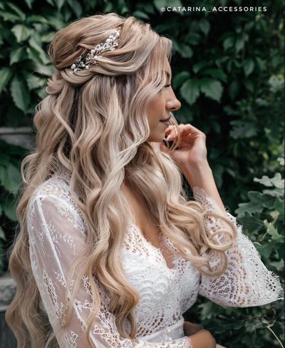 Wedding Hairstyles Half Up Half Down - Peinado para bodas in 2022 Bridal hair inspiration