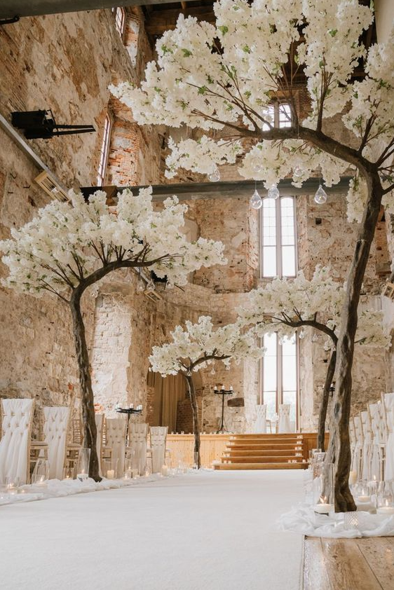Wedding Ideas Elegant Romantic - Glamorous castle wedding ceremony decor